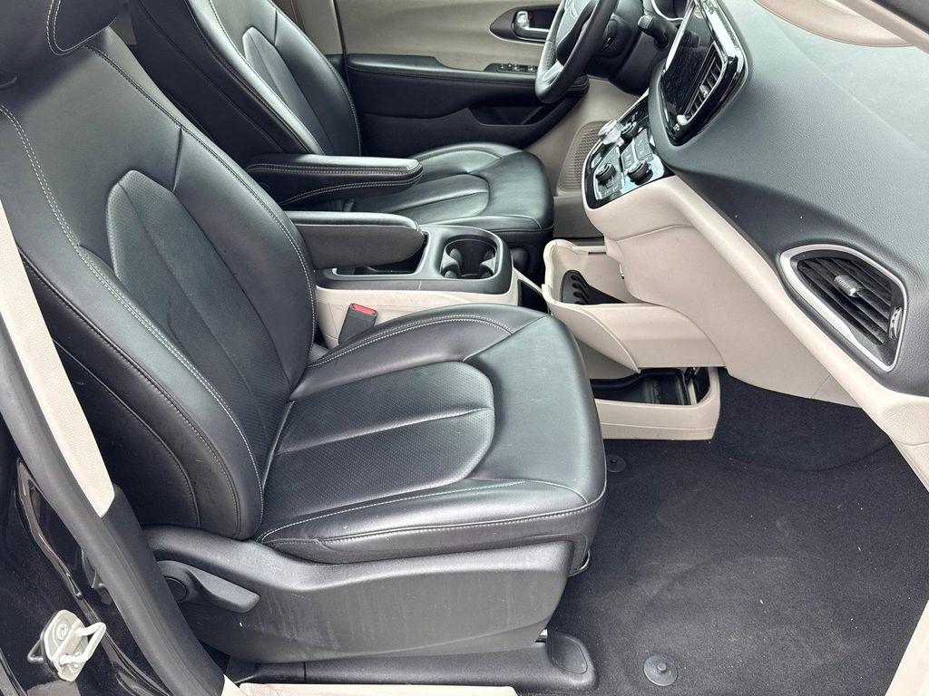 used 2023 Chrysler Pacifica car, priced at $18,999