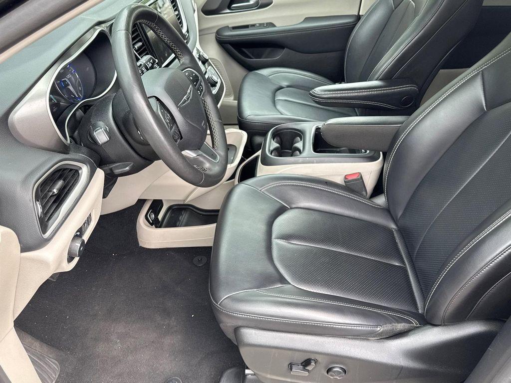 used 2023 Chrysler Pacifica car, priced at $18,999