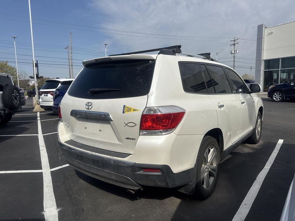 used 2013 Toyota Highlander car, priced at $8,900