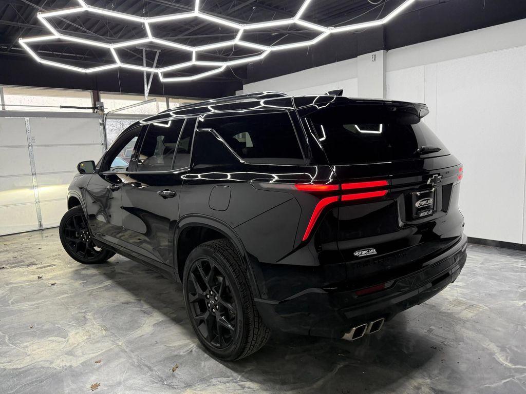 used 2024 Chevrolet Traverse car, priced at $46,900