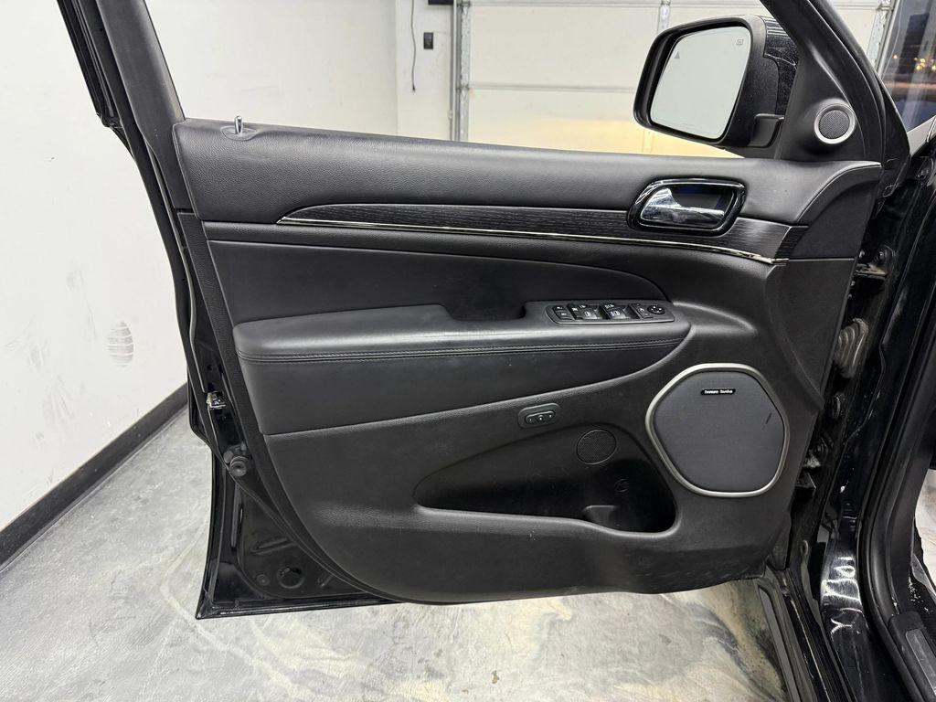 used 2021 Jeep Grand Cherokee car, priced at $26,995