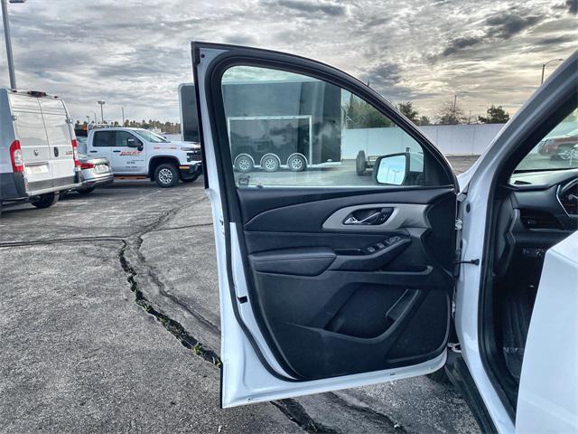 used 2023 Chevrolet Traverse car, priced at $25,911