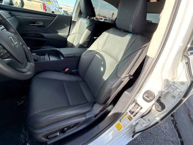 used 2025 Lexus ES 300h car, priced at $43,411