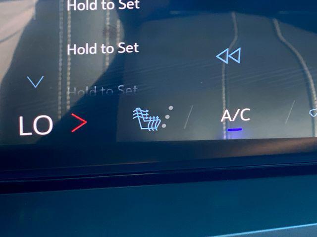 new 2026 Chevrolet Traverse car, priced at $38,256