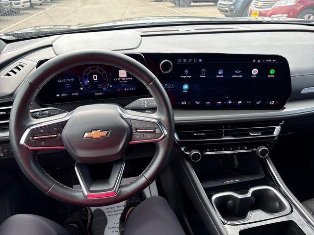 used 2025 Chevrolet Traverse car, priced at $37,977