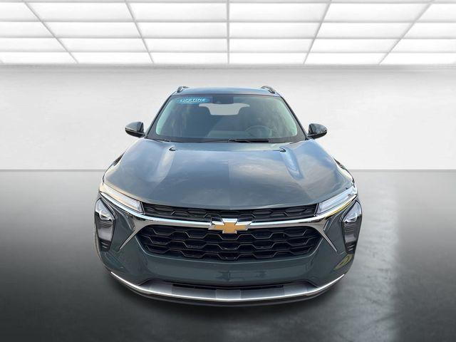 used 2025 Chevrolet Trax car, priced at $20,956