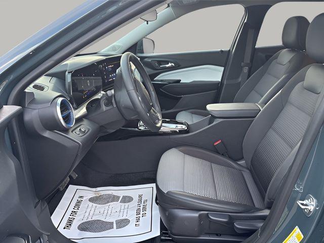 used 2025 Chevrolet Trax car, priced at $20,956