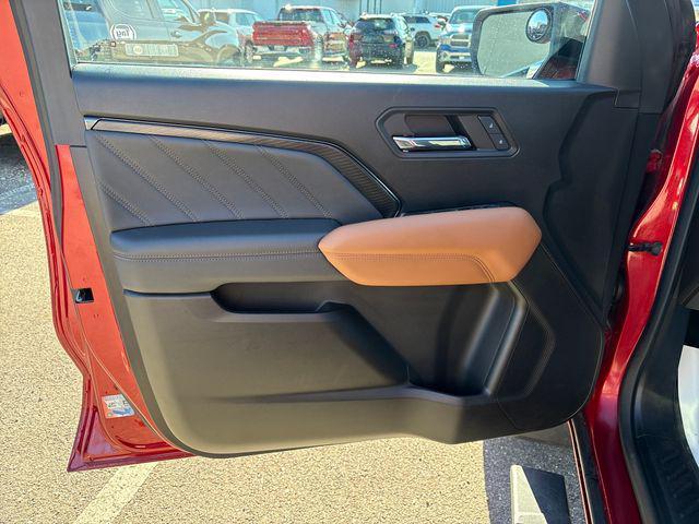 used 2024 GMC Canyon car, priced at $40,179