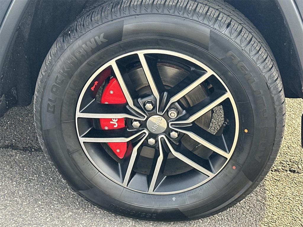 used 2017 Jeep Grand Cherokee car, priced at $11,900