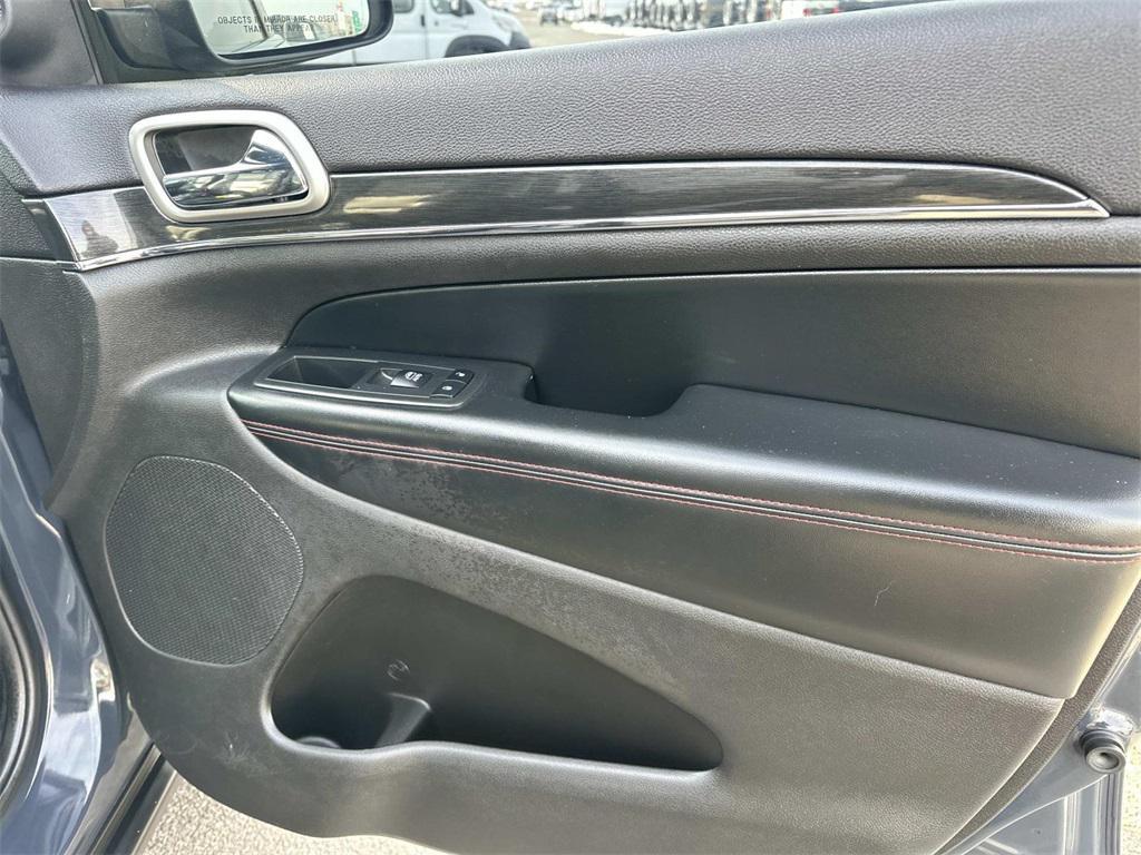 used 2017 Jeep Grand Cherokee car, priced at $11,900