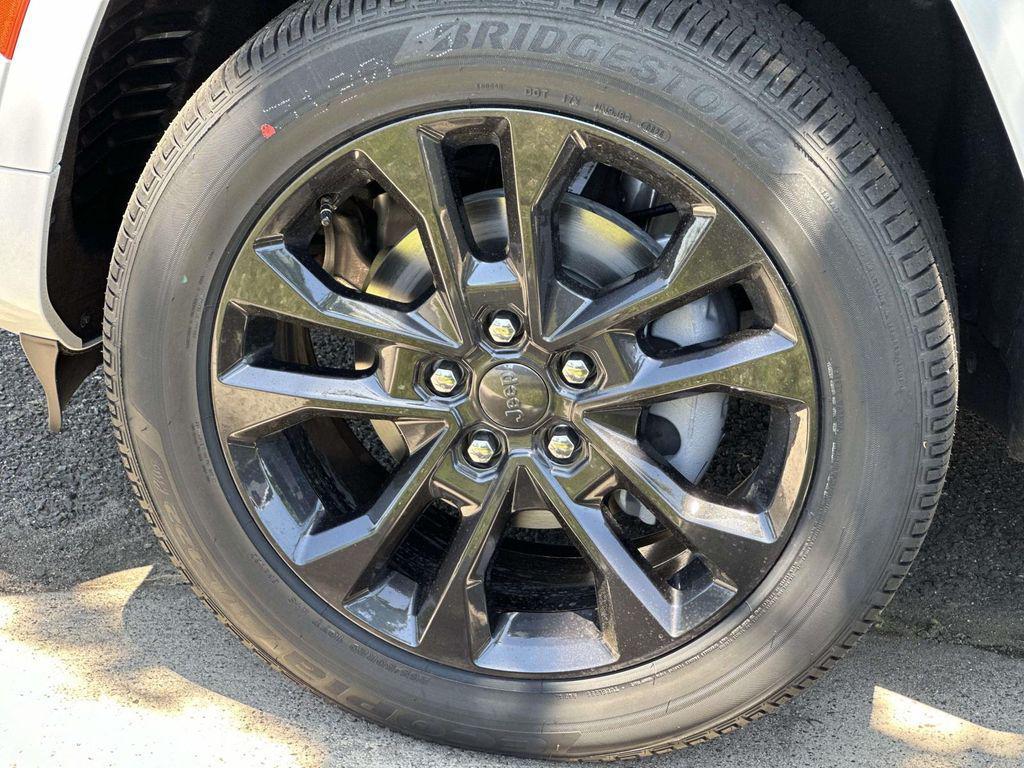 new 2026 Jeep Grand Cherokee car, priced at $48,398