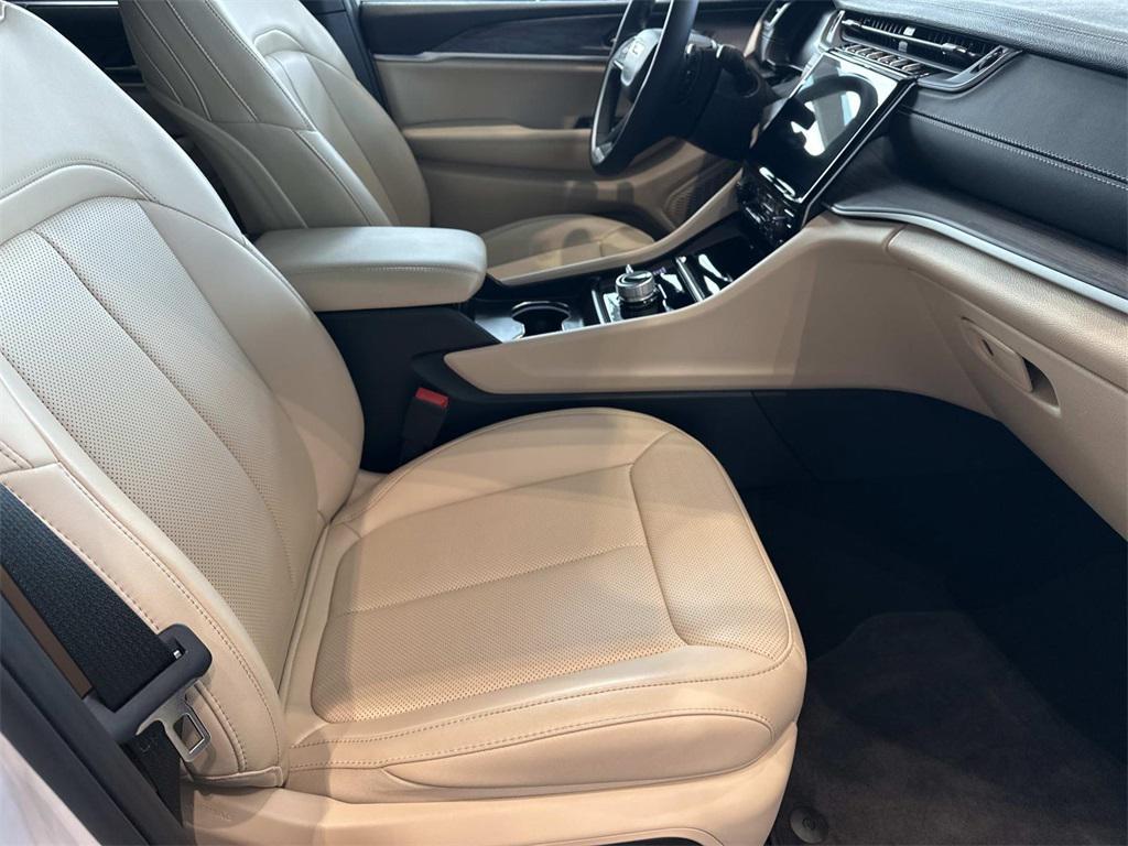 used 2025 Jeep Grand Cherokee L car, priced at $38,900