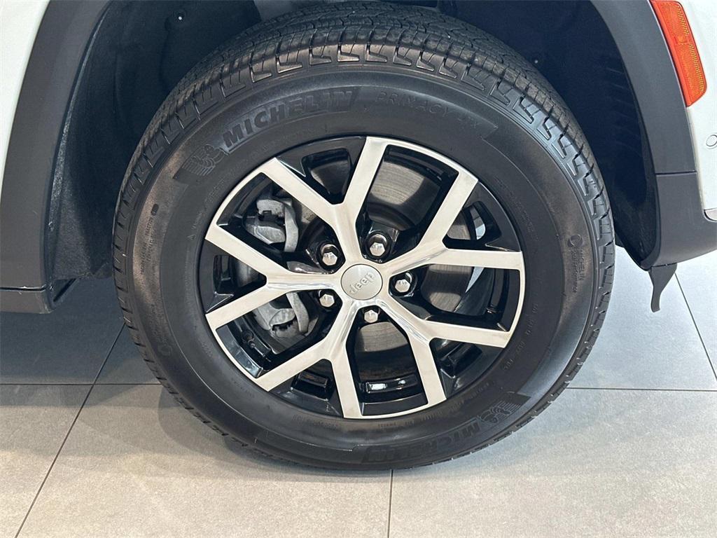 used 2025 Jeep Grand Cherokee L car, priced at $38,900