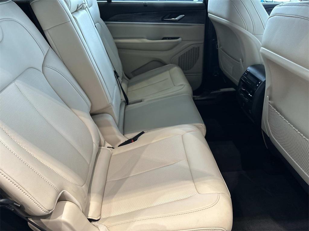 used 2025 Jeep Grand Cherokee L car, priced at $38,900