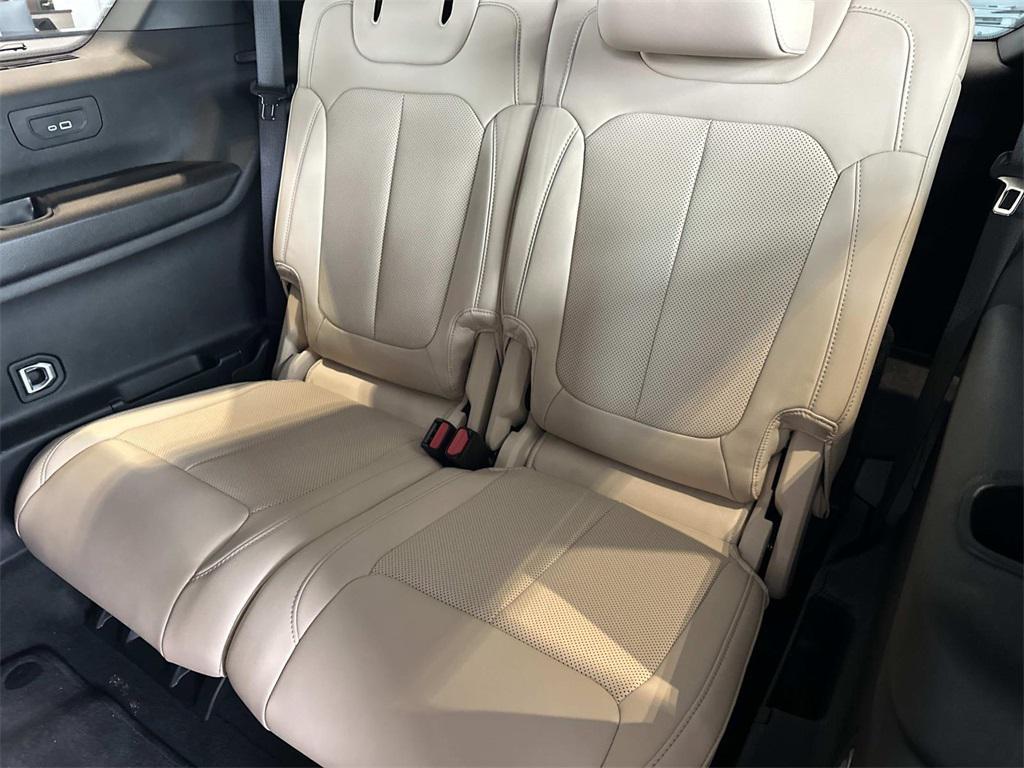 used 2025 Jeep Grand Cherokee L car, priced at $38,900