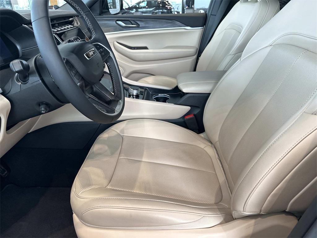 used 2025 Jeep Grand Cherokee L car, priced at $38,900