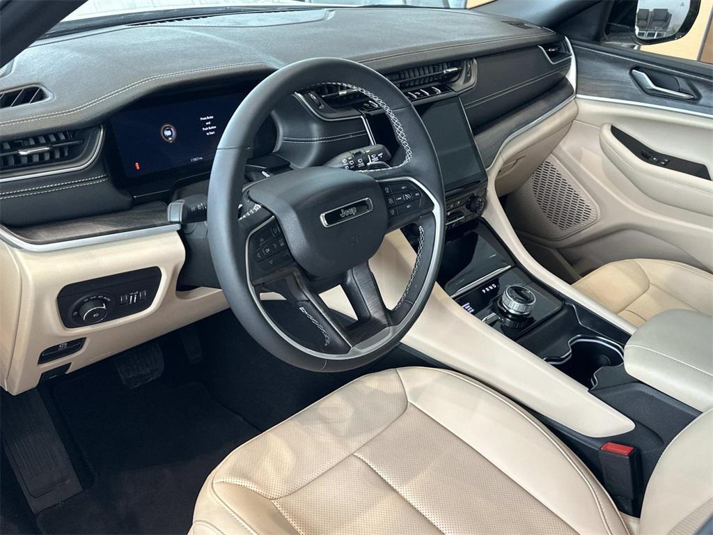 used 2025 Jeep Grand Cherokee L car, priced at $38,900