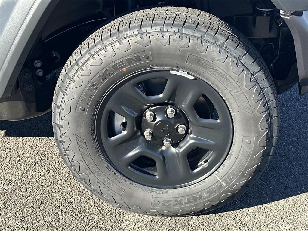 new 2026 Jeep Wrangler car, priced at $33,805