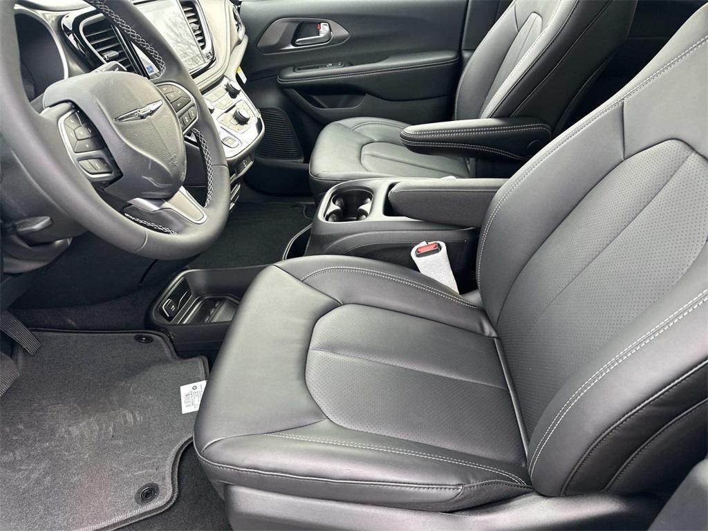 new 2026 Chrysler Pacifica car, priced at $37,705