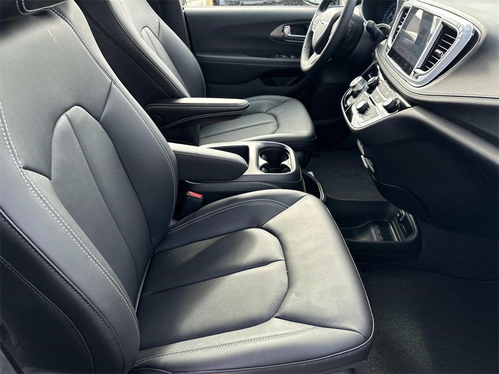 new 2026 Chrysler Pacifica car, priced at $37,505