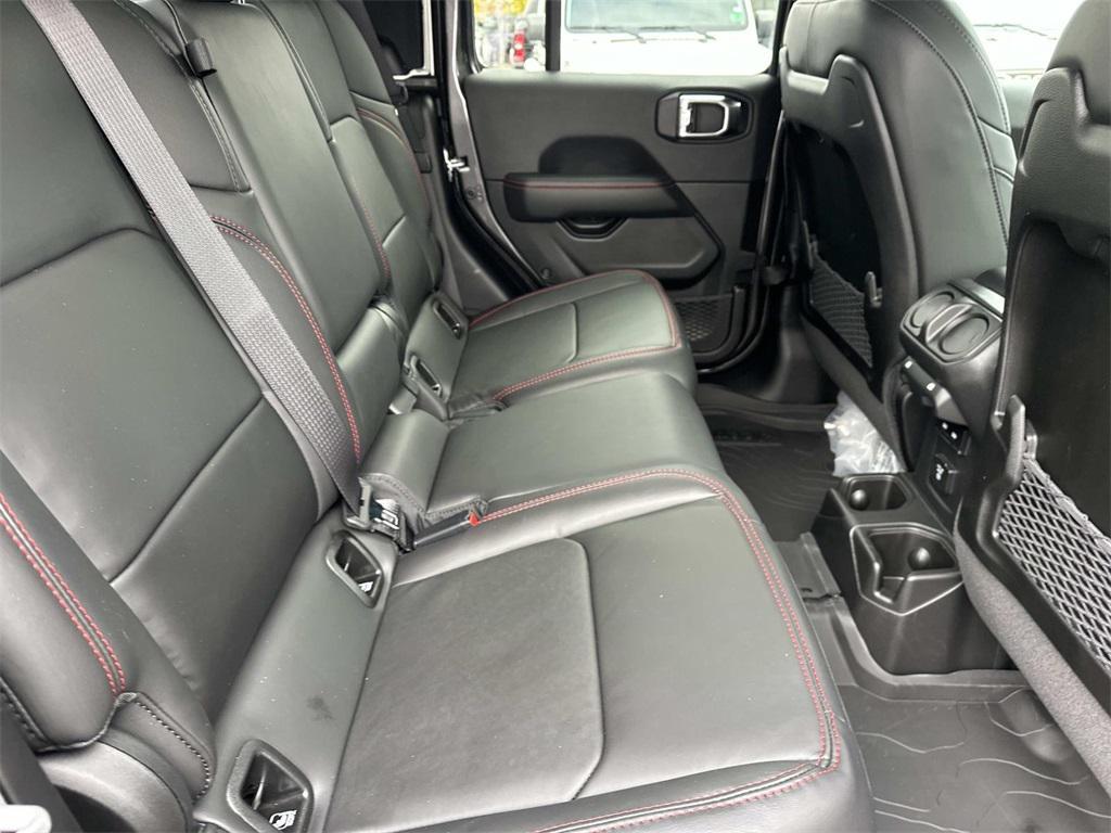 new 2025 Jeep Gladiator car, priced at $48,205