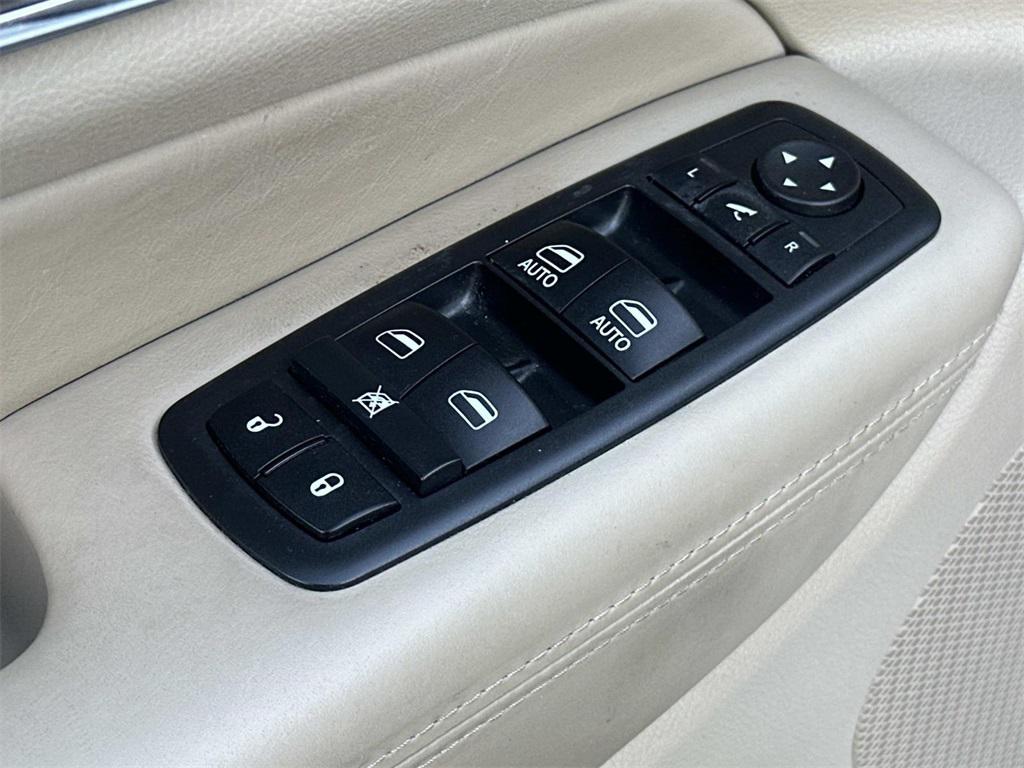 used 2016 Jeep Grand Cherokee car, priced at $17,000