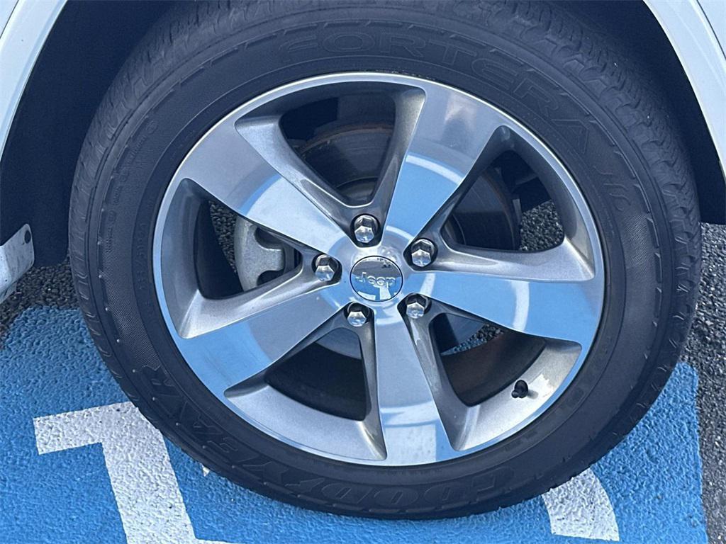 used 2016 Jeep Grand Cherokee car, priced at $17,000