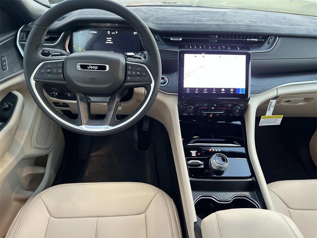 new 2025 Jeep Grand Cherokee car, priced at $41,623