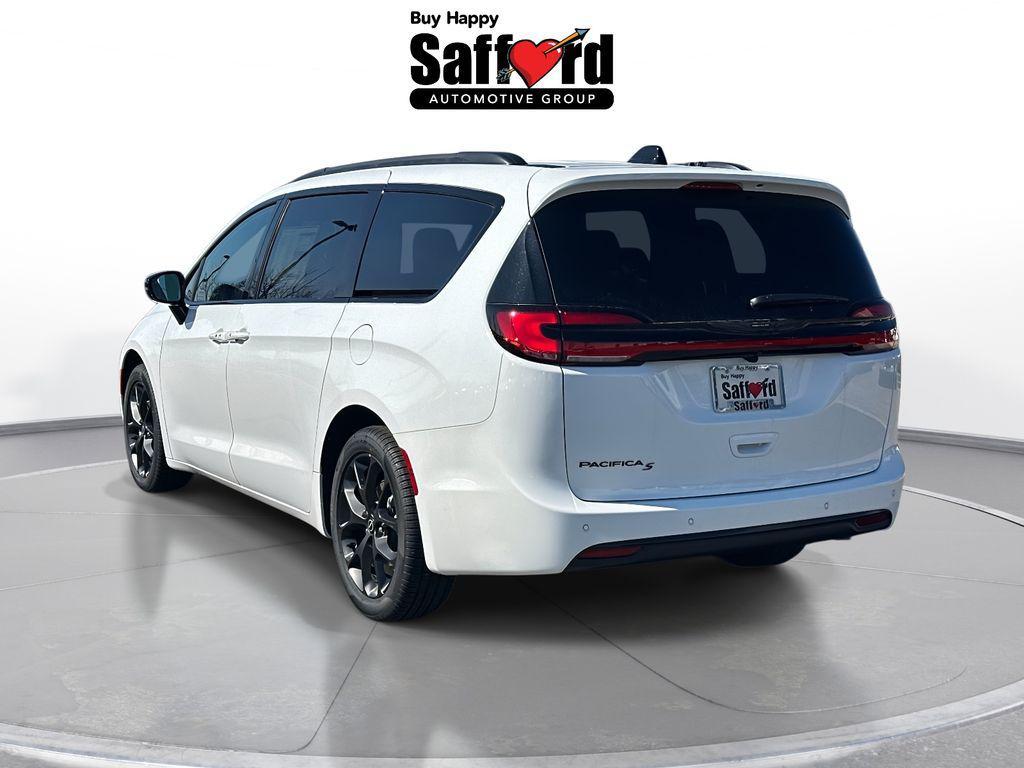 new 2026 Chrysler Pacifica car, priced at $39,371