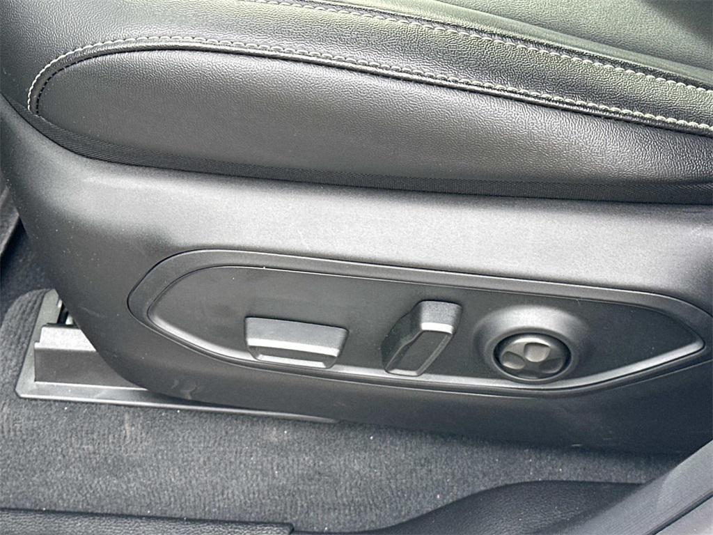 new 2025 Jeep Grand Cherokee car, priced at $38,755