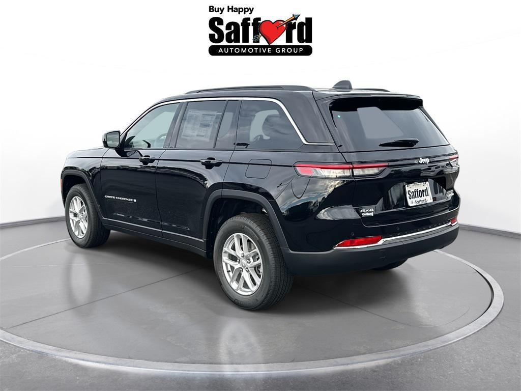 new 2025 Jeep Grand Cherokee car, priced at $33,555