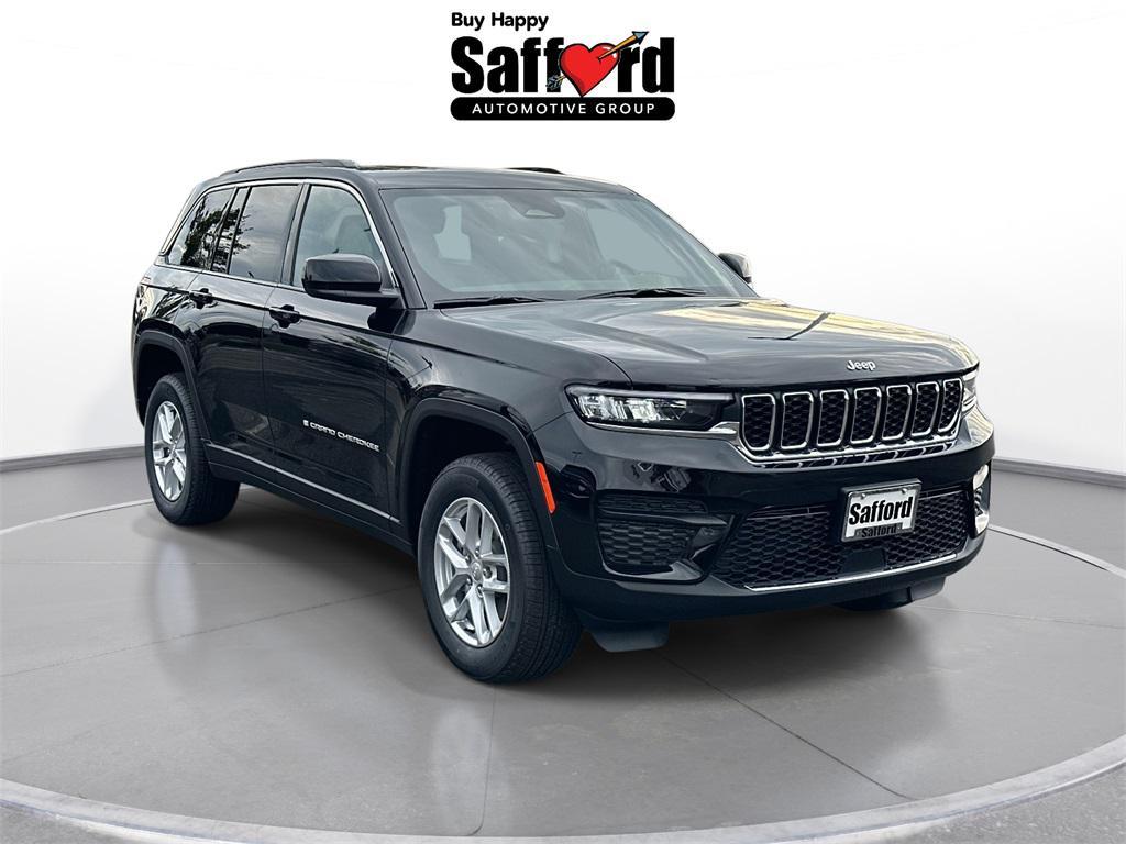 new 2025 Jeep Grand Cherokee car, priced at $33,555