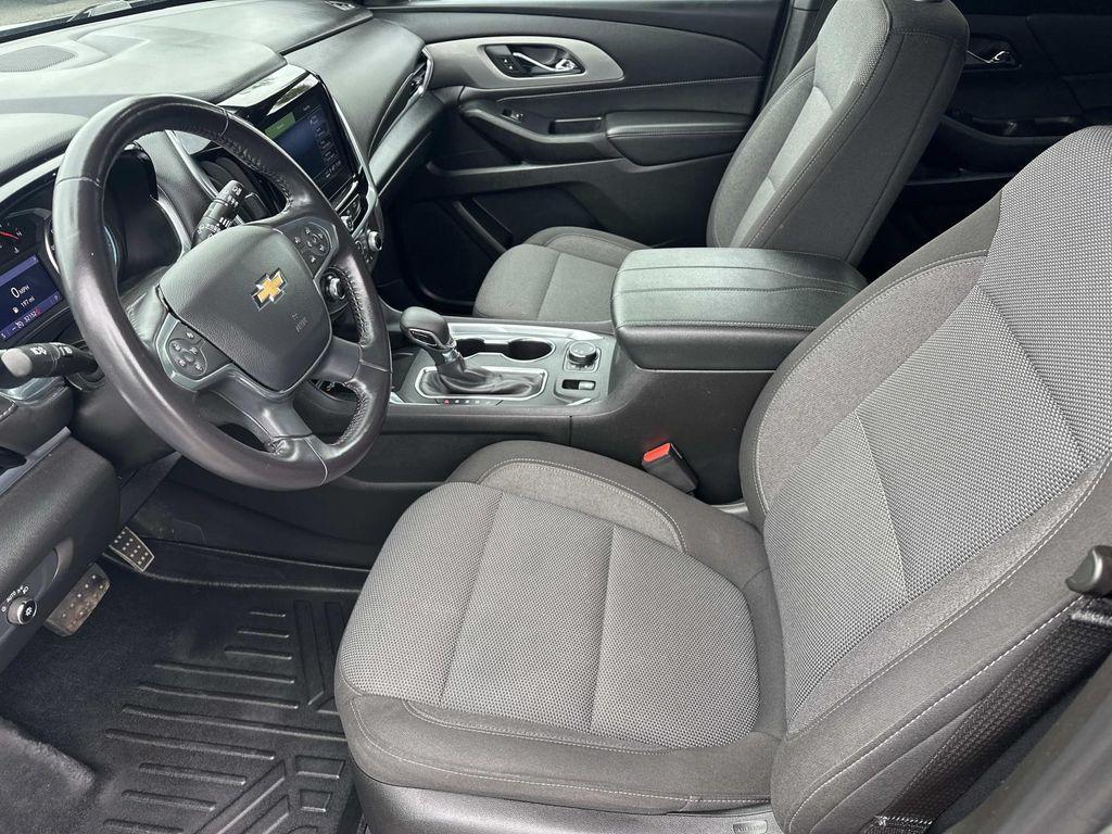 used 2022 Chevrolet Traverse car, priced at $29,400
