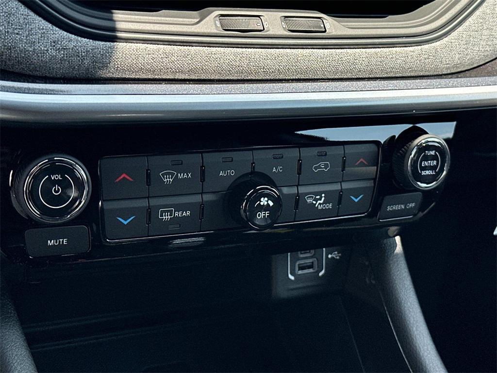 new 2025 Jeep Compass car, priced at $25,505