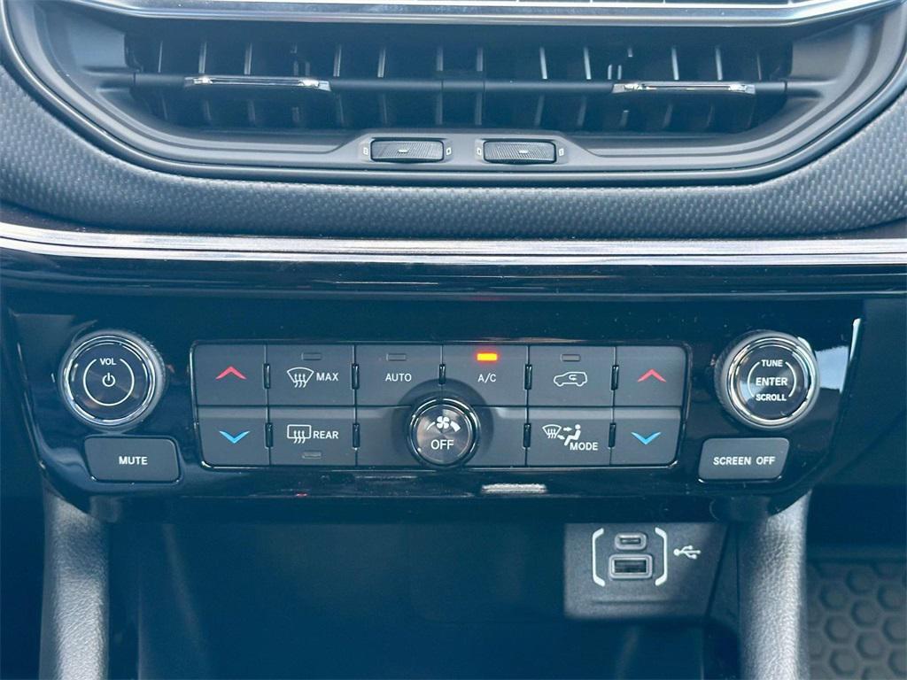 new 2026 Jeep Compass car, priced at $28,025