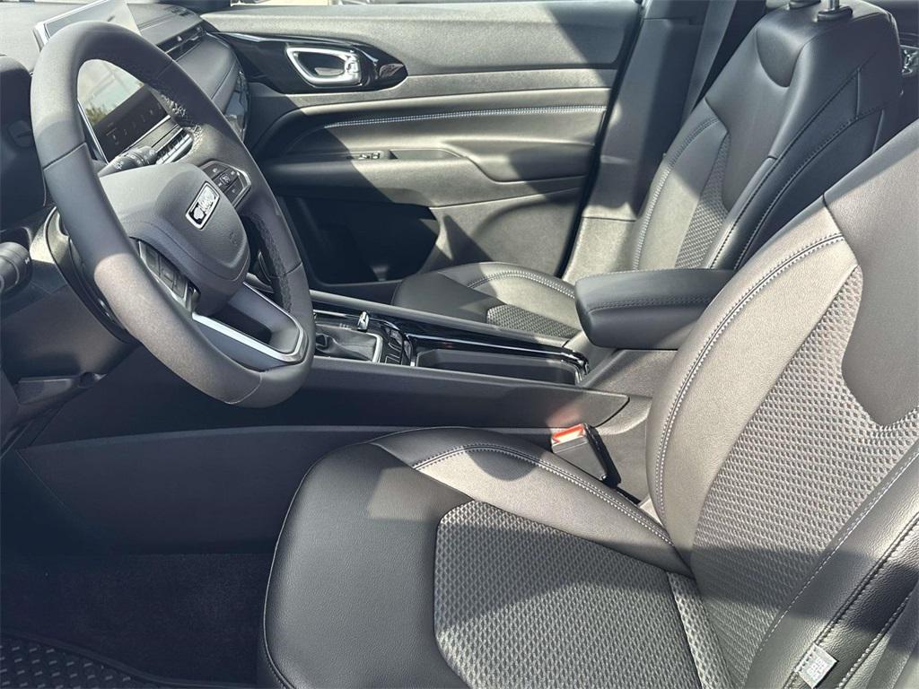 new 2026 Jeep Compass car, priced at $28,025