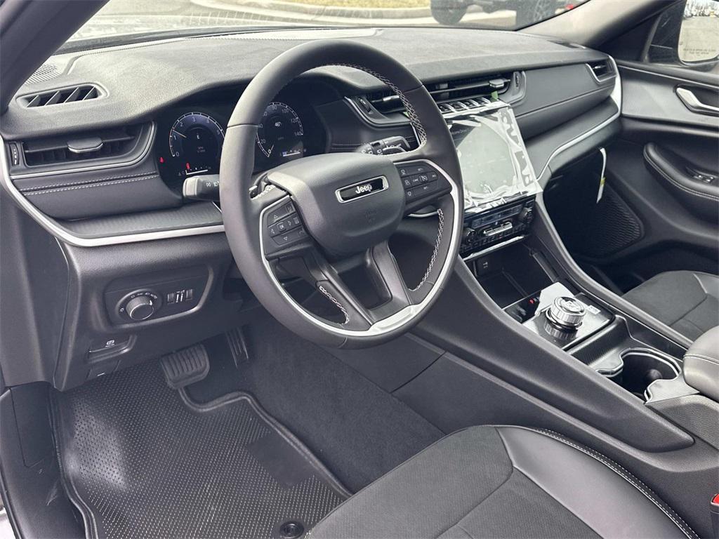 new 2025 Jeep Grand Cherokee car, priced at $36,455