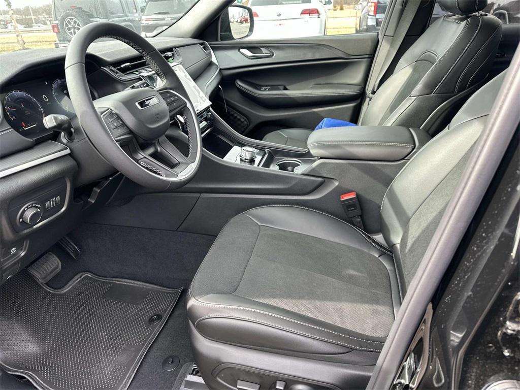 new 2025 Jeep Grand Cherokee car, priced at $36,455