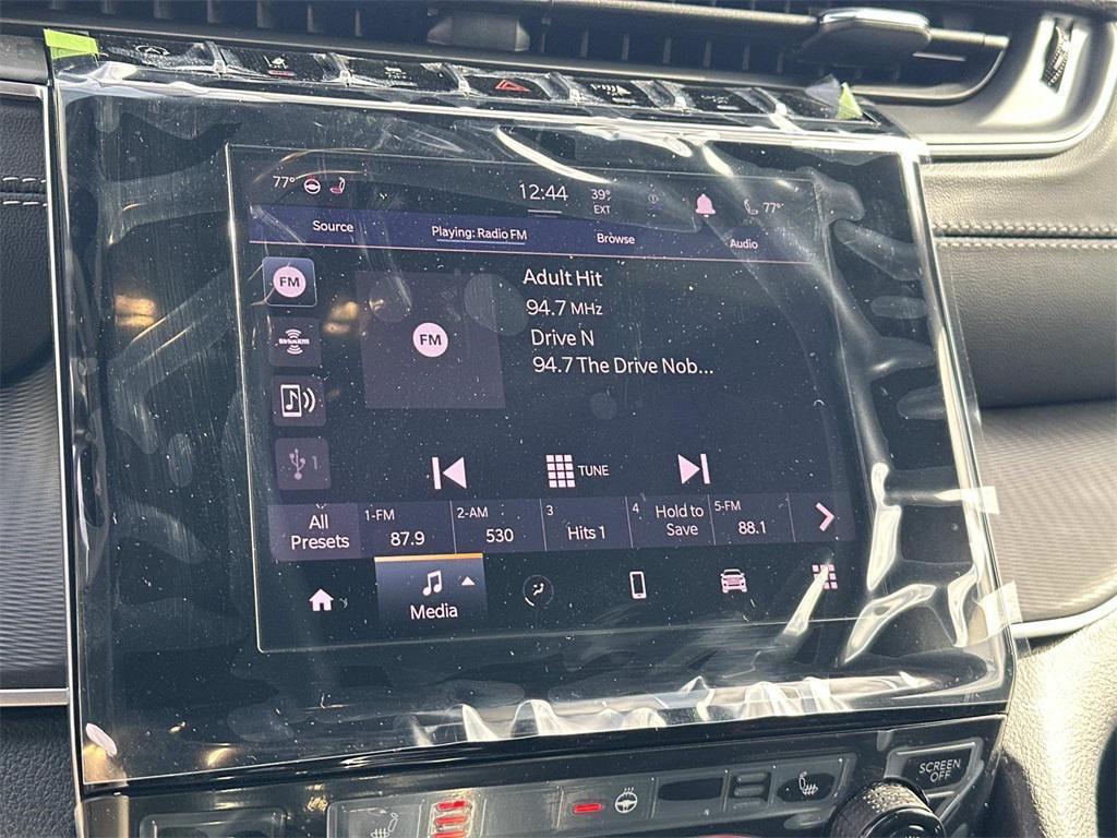 new 2025 Jeep Grand Cherokee car, priced at $38,460