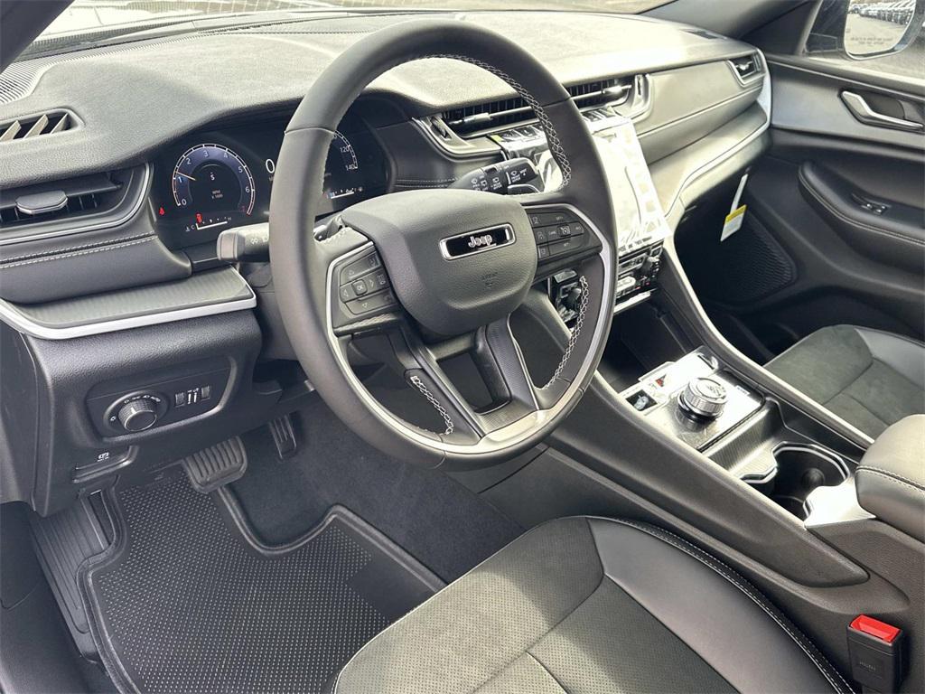 new 2025 Jeep Grand Cherokee car, priced at $38,460