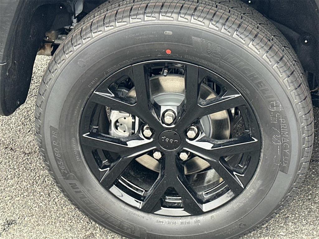 new 2025 Jeep Grand Cherokee car, priced at $35,755