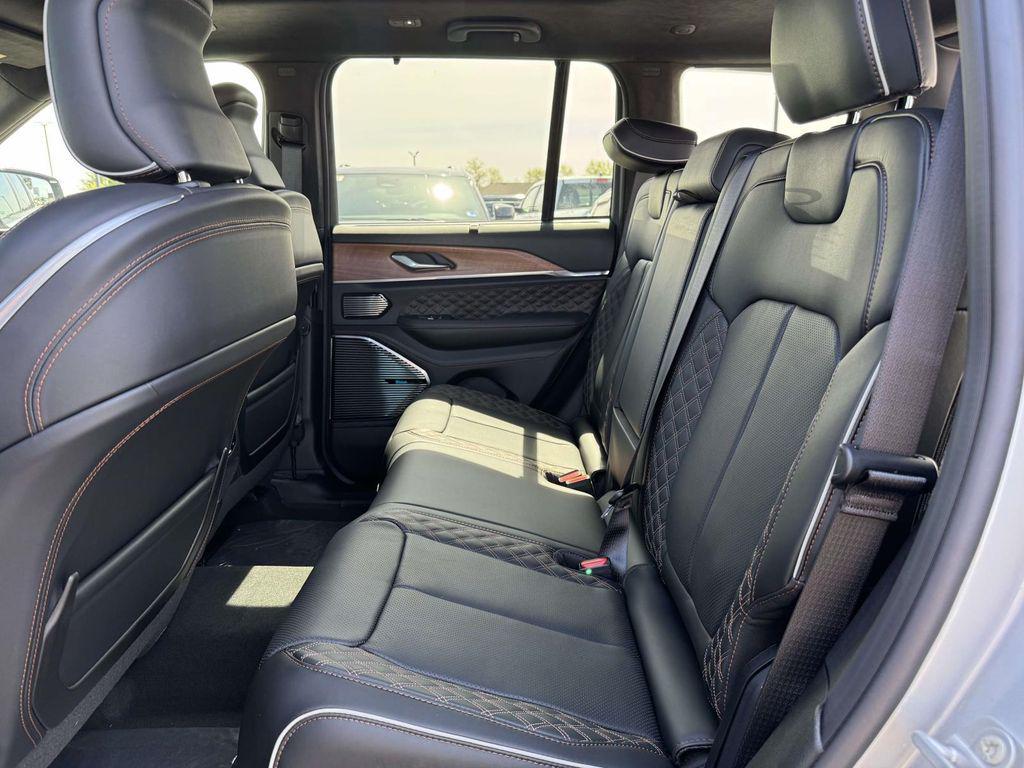 new 2026 Jeep Grand Cherokee car, priced at $59,043
