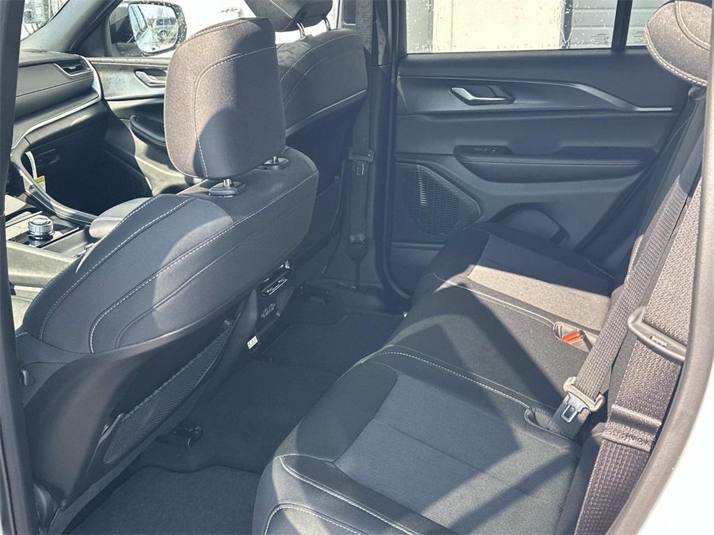 new 2025 Jeep Grand Cherokee car, priced at $31,755