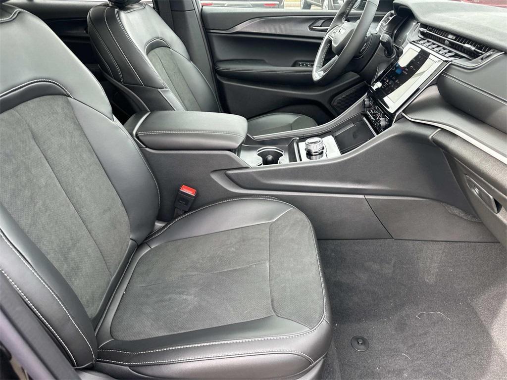 new 2025 Jeep Grand Cherokee car, priced at $36,455