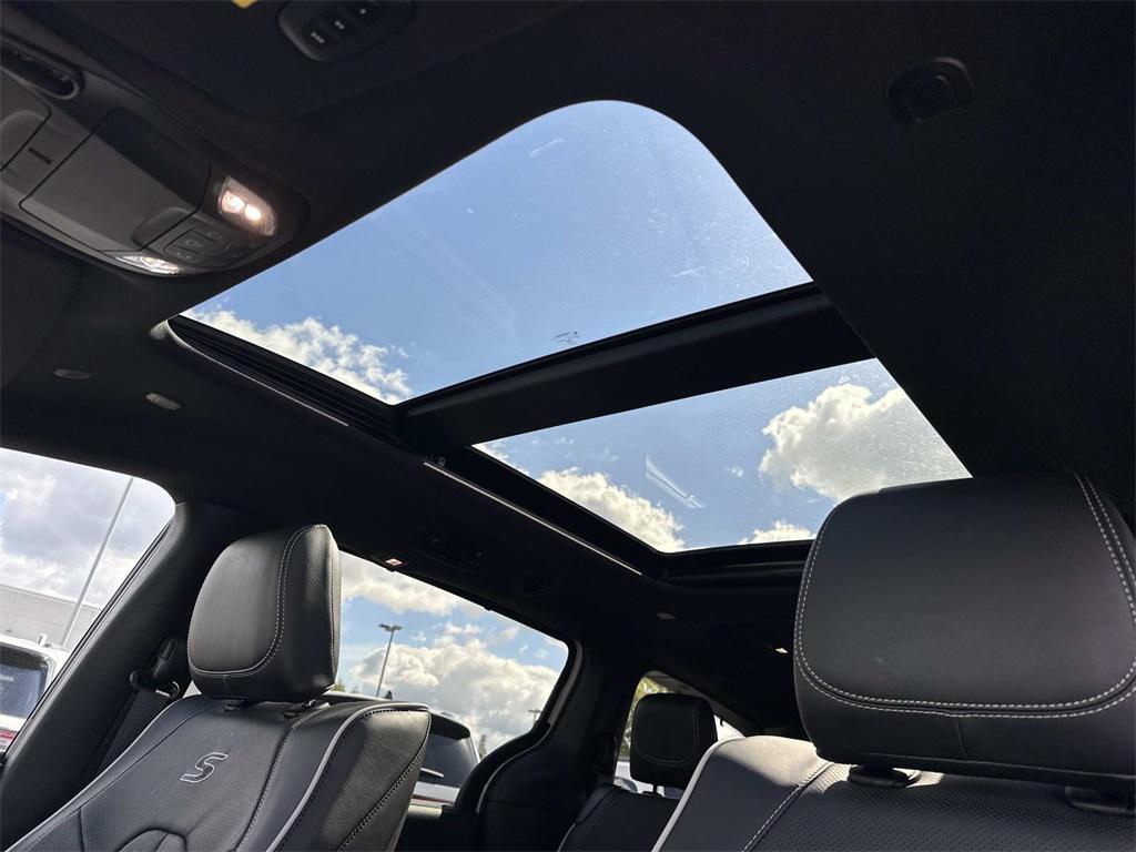 new 2026 Chrysler Pacifica car, priced at $46,655