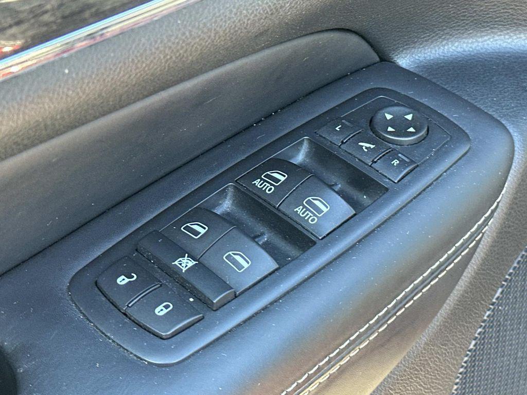 used 2017 Jeep Grand Cherokee car, priced at $14,998