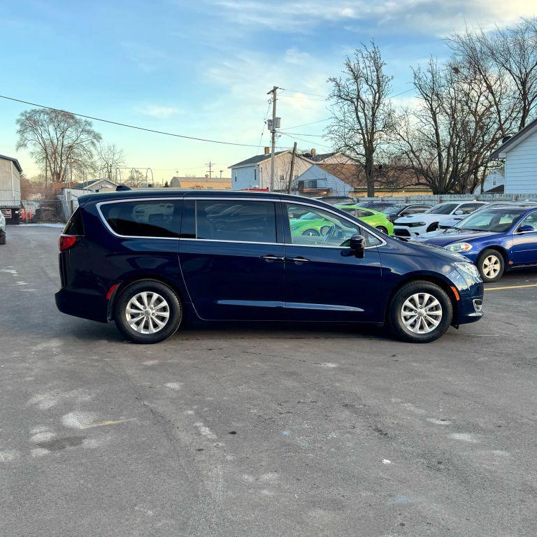 used 2018 Chrysler Pacifica car, priced at $10,795