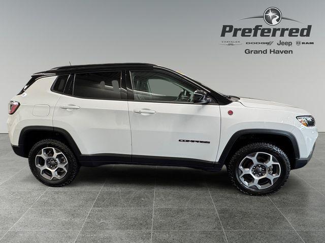 used 2022 Jeep Compass car, priced at $23,411