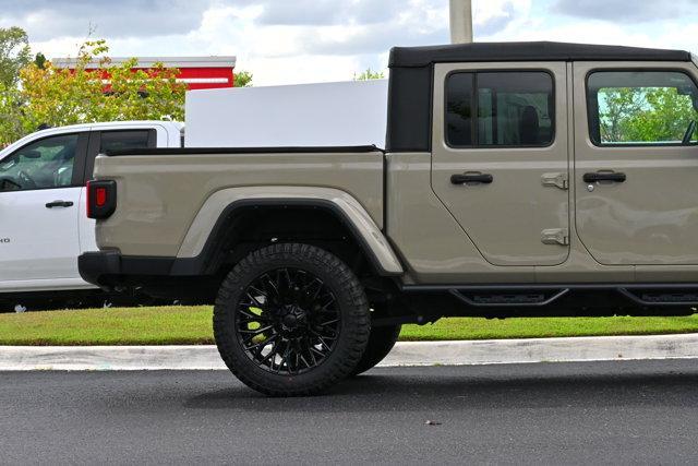 used 2022 Jeep Gladiator car, priced at $33,977