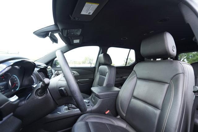 used 2023 Chevrolet Traverse car, priced at $33,988